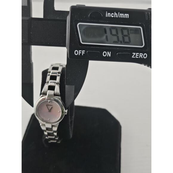 Rare Lady's Seiko Rose 1N00-0GN0 Diamond Dial Quartz Watch New Battery Runs Mint - Picture 3 of 11